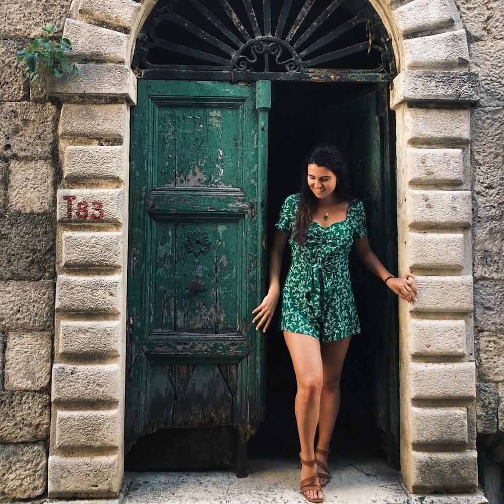 Meet your Posher, Nora